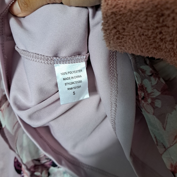 Charlotte Russe Lavender Floral Blouse - Picture 9 of 10